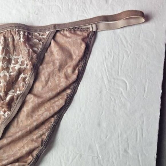 SKIMS LOGO FLOCKED SIDE STRING PANTY NWT - Picture 2 of 9